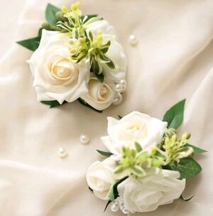 Ling's Moment 2 Pack Elegant White Floral Wrist Corsage. New.